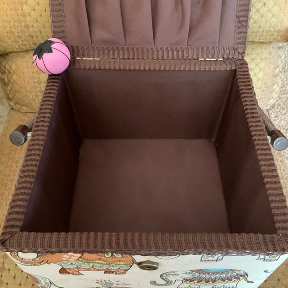 Sewing Box Gorgeous Colorful Elephants Fabric Padded w Handle - Picture 12 of 14